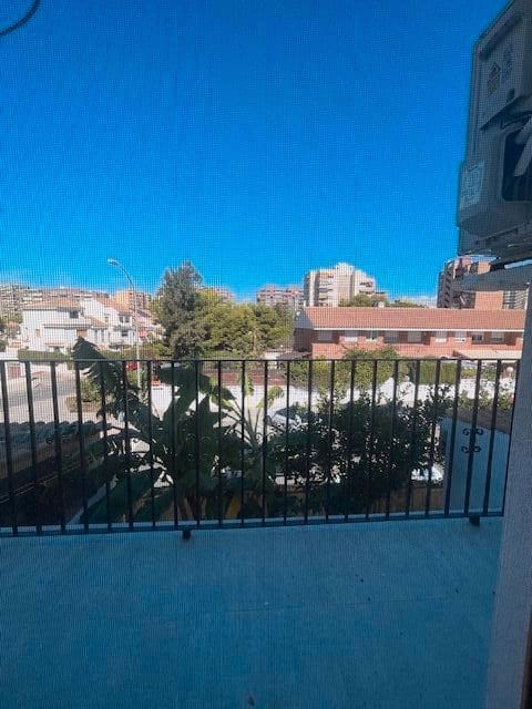 Villa/Maison Semi-Mitoyenne de 5 chambres à louer à Alicante ville avec piscine garage - 1 800 € (Ref: 8567642)