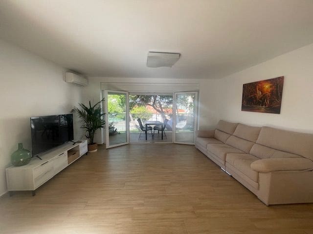 2 makuuhuone Asunto vuokrattavana paikassa Cabo de las Huertas, Alicante kaupunki mukana uima-altaan 
autotalli - 1 300 € (Ref: 8611560)