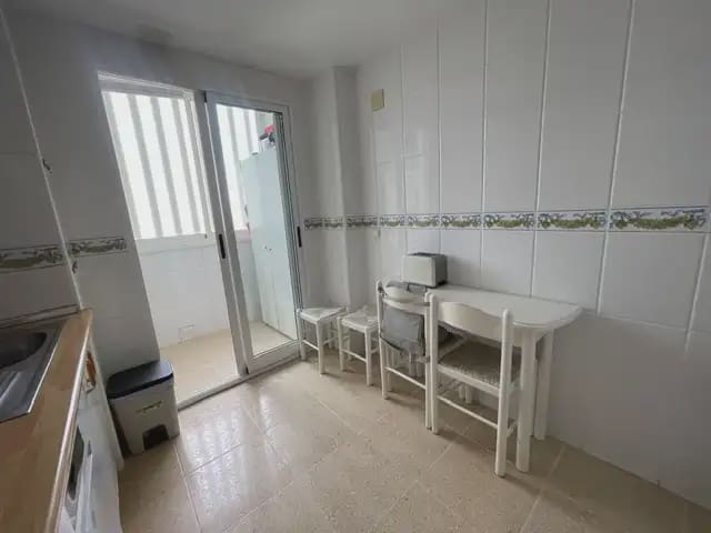 3 bedroom Flat for rent in Alicante / Alacant city with pool garage - € 1,350 (Ref: 8700950)