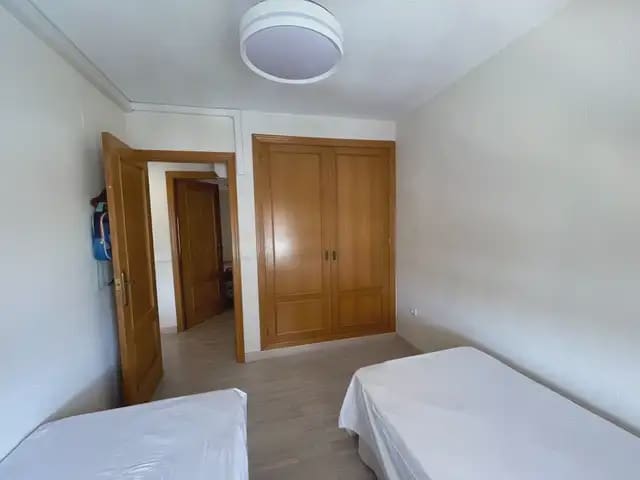 3 bedroom Flat for rent in Alicante / Alacant city with pool garage - € 1,350 (Ref: 8700950)