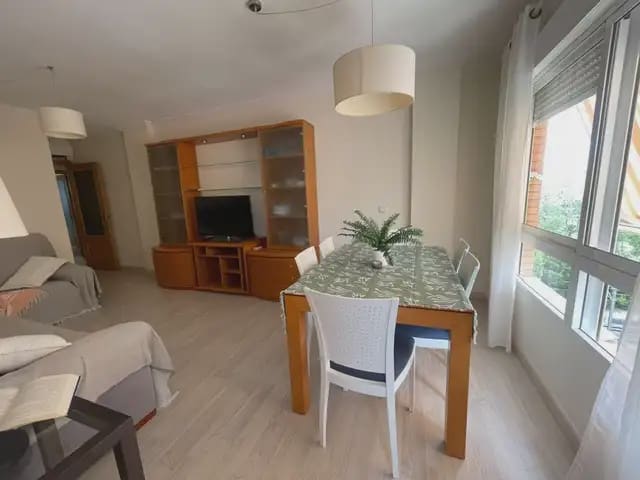 3 bedroom Flat for rent in Alicante / Alacant city with pool garage - € 1,350 (Ref: 8700950)