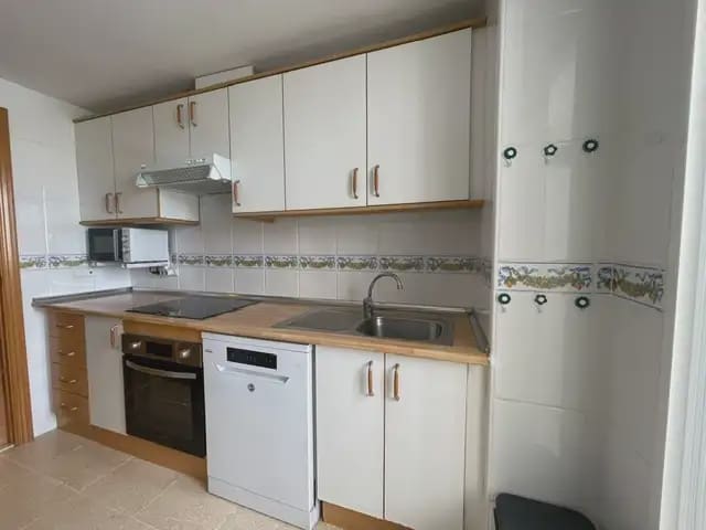 3 bedroom Flat for rent in Alicante / Alacant city with pool garage - € 1,350 (Ref: 8700950)
