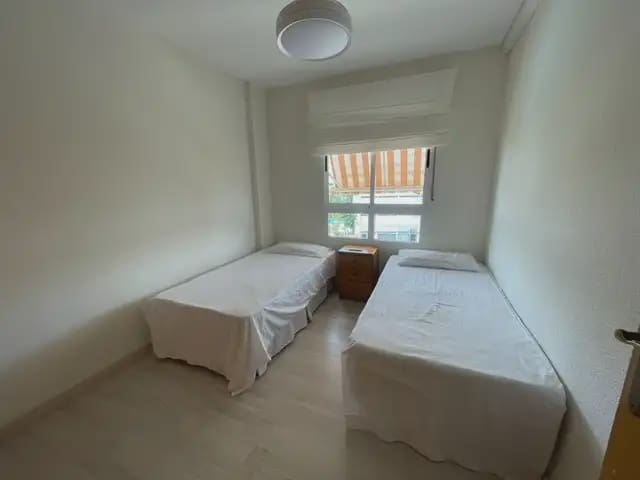 3 bedroom Flat for rent in Alicante / Alacant city with pool garage - € 1,350 (Ref: 8700950)