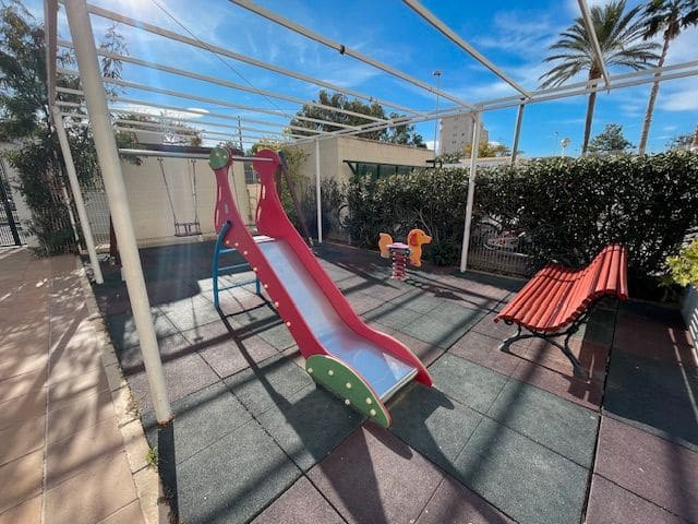 2 makuuhuone Asunto vuokrattavana paikassa Alicante kaupunki mukana uima-altaan 
autotalli - 1 400 € (Ref: 8720088)