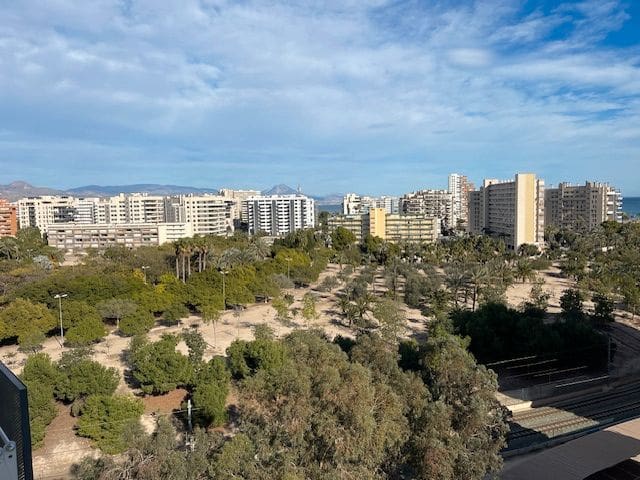 2 makuuhuone Asunto vuokrattavana paikassa Alicante kaupunki mukana uima-altaan 
autotalli - 1 400 € (Ref: 8720088)