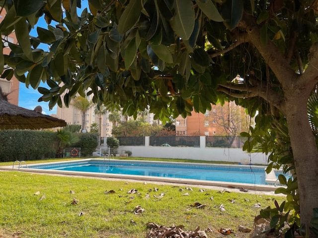 2 makuuhuone Asunto vuokrattavana paikassa Alicante kaupunki mukana uima-altaan 
autotalli - 1 400 € (Ref: 8720088)