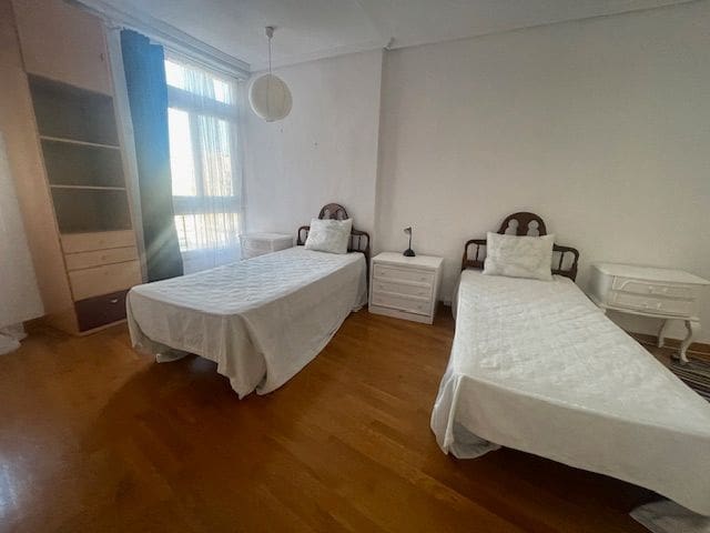 3 bedroom Flat for rent in El Campello - € 1,350 (Ref: 8763200)