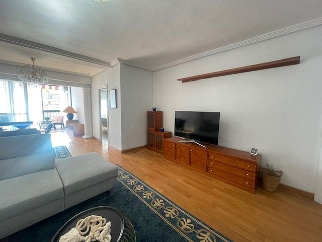 3 bedroom Flat for rent in El Campello - € 1,350 (Ref: 8763200)