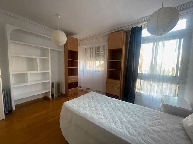 3 bedroom Flat for rent in El Campello - € 1,350 (Ref: 8763200)