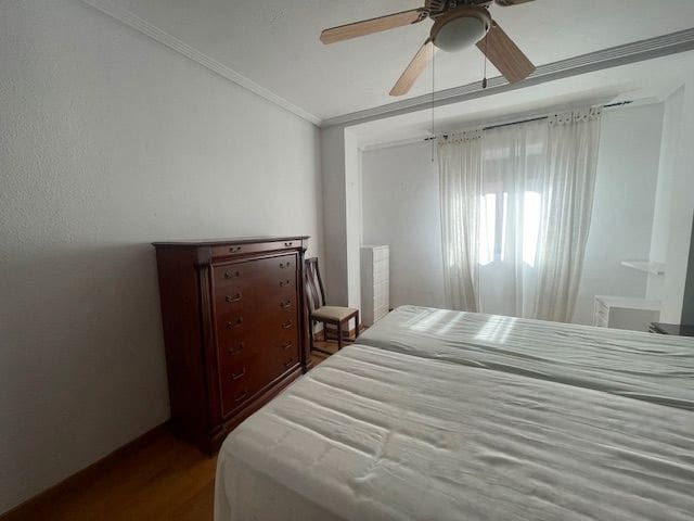 3 bedroom Flat for rent in El Campello - € 1,350 (Ref: 8763200)