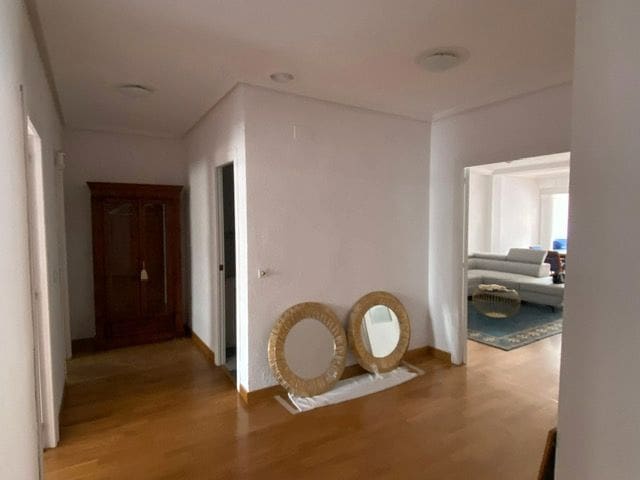 3 bedroom Flat for rent in El Campello - € 1,350 (Ref: 8763200)