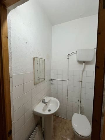 Erhverv til leje i Carolinas Bajas, Alicante by - € 750 (Ref: 8803888)