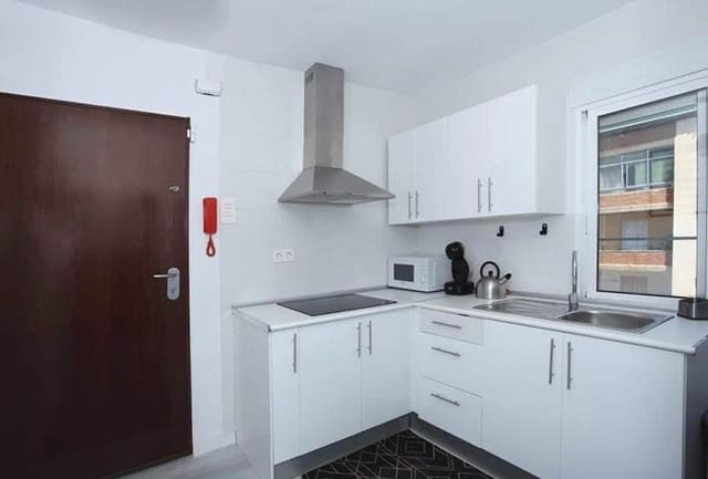 3 soveværelse Lejlighed til salg i Virgen del Remedio - Parque lo Morant, Alicante by - € 133.000 (Ref: 8803889)