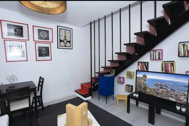 3 soveværelse Lejlighed til salg i Virgen del Remedio - Parque lo Morant, Alicante by - € 133.000 (Ref: 8803889)