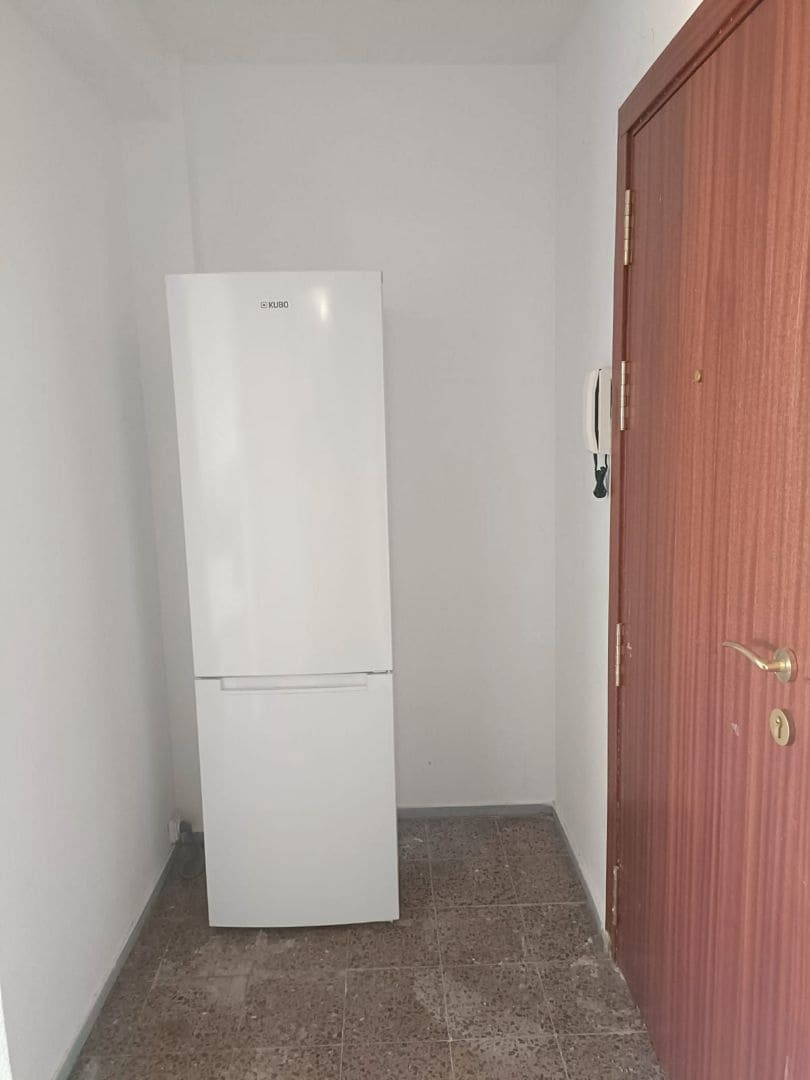 3 bedroom Flat for rent in Alicante / Alacant city with garage - € 875 (Ref: 8816807)