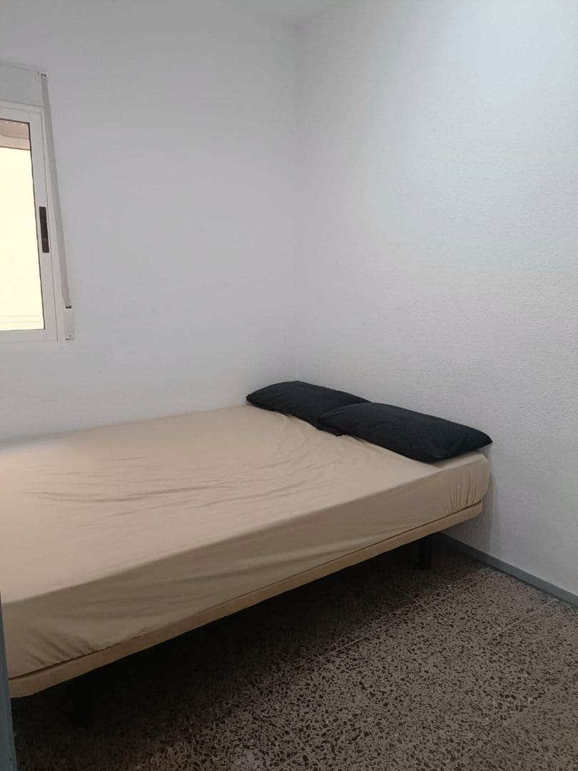 3 bedroom Flat for rent in Alicante / Alacant city with garage - € 875 (Ref: 8816807)