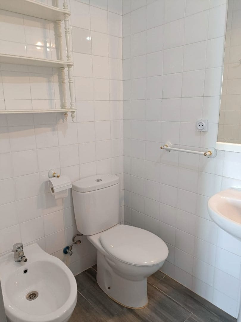 3 bedroom Flat for rent in Alicante / Alacant city with garage - € 875 (Ref: 8816807)