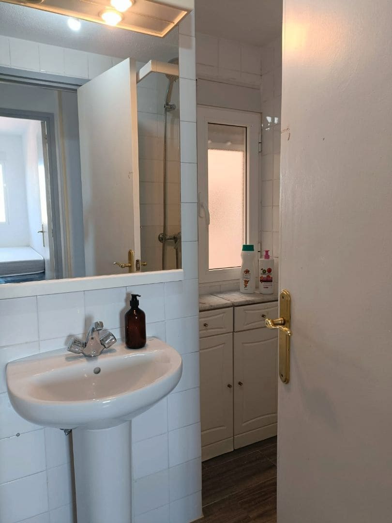 3 bedroom Flat for rent in Alicante / Alacant city with garage - € 875 (Ref: 8816807)