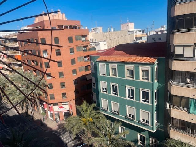 4 soveværelse Lejlighed til salg i Alicante by - € 320.000 (Ref: 8914667)