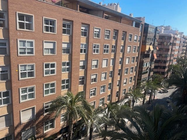 4 soveværelse Lejlighed til salg i Alicante by - € 320.000 (Ref: 8914667)