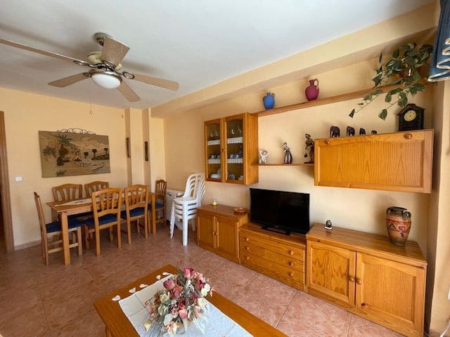 2 soverom Leilighet til leie i Playa de San Juan, Alicante by med svømmebasseng garasje - € 850 (Ref: 8949975)