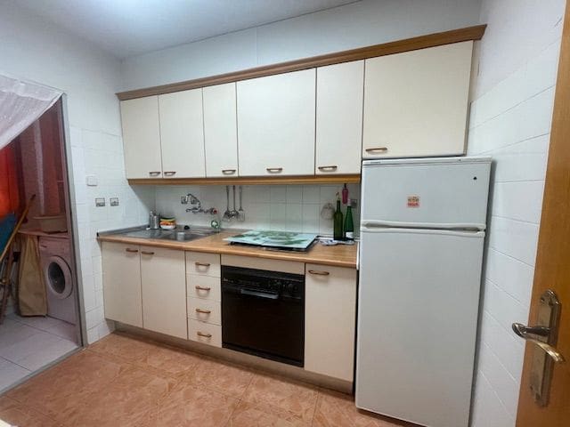 2 soverom Leilighet til leie i Playa de San Juan, Alicante by med svømmebasseng garasje - € 850 (Ref: 8949975)