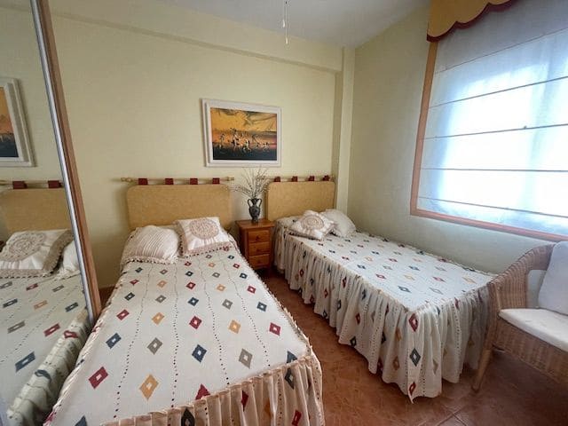 2 bedroom Flat for rent in Alicante / Alacant city with pool garage - € 850 (Ref: 8949975)