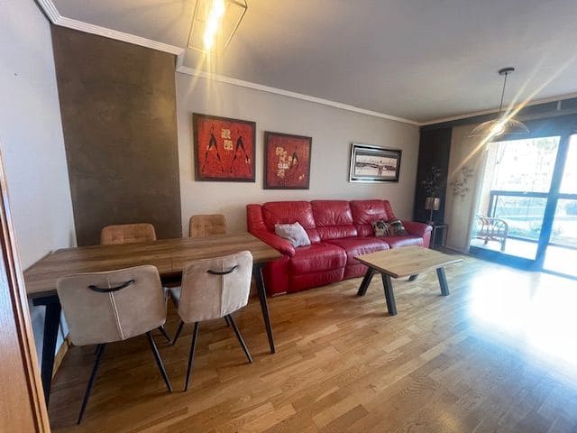 3 soveværelse Lejlighed til leje i Alicante by med swimmingpool garage - € 1.700 (Ref: 8960988)