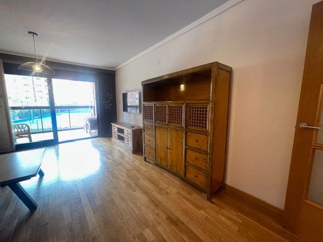 3 soveværelse Lejlighed til leje i Alicante by med swimmingpool garage - € 1.700 (Ref: 8960988)