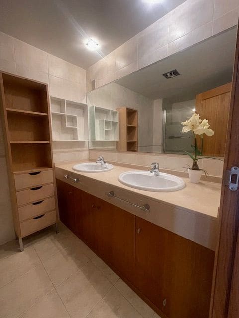 3 soveværelse Lejlighed til leje i Alicante by med swimmingpool garage - € 1.700 (Ref: 8960988)