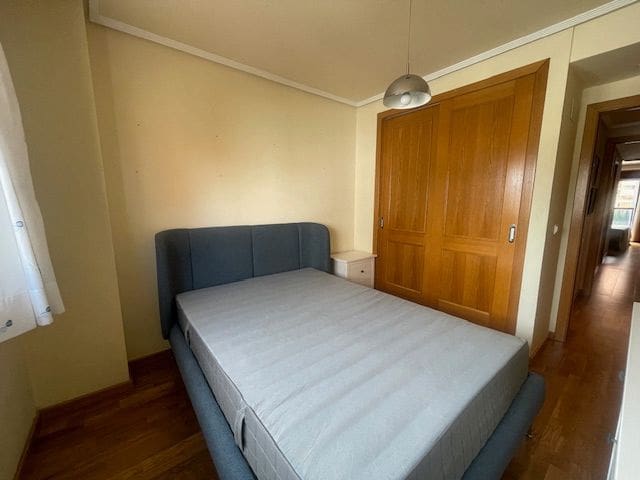 3 soveværelse Lejlighed til leje i Alicante by med swimmingpool garage - € 1.700 (Ref: 8960988)