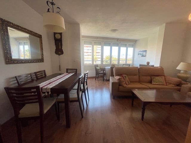 2 soveværelse Lejlighed til leje i Albufereta, Alicante by med swimmingpool garage - € 1.200 (Ref: 8976311)