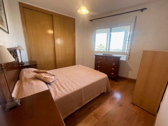 2 soveværelse Lejlighed til leje i Alicante by med swimmingpool garage - € 1.200 (Ref: 8976311)