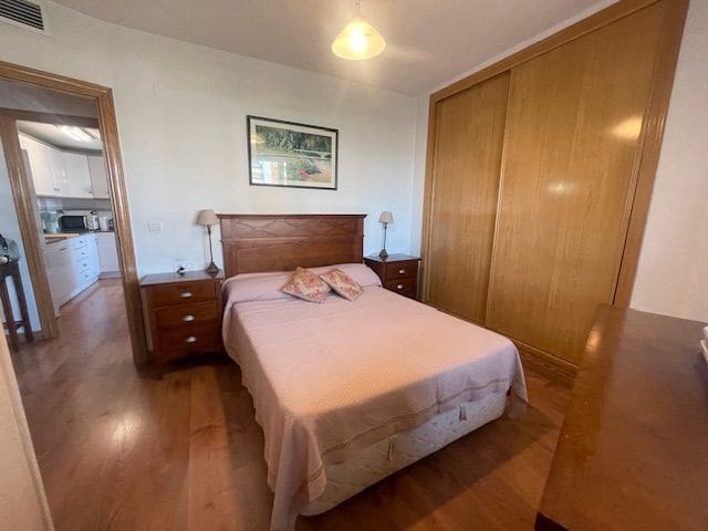 2 soveværelse Lejlighed til leje i Alicante by med swimmingpool garage - € 1.200 (Ref: 8976311)