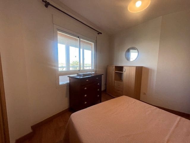 2 soveværelse Lejlighed til leje i Alicante by med swimmingpool garage - € 1.200 (Ref: 8976311)