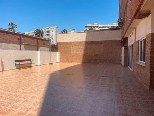 2 soveværelse Lejlighed til leje i Alicante by med swimmingpool garage - € 1.200 (Ref: 8976311)