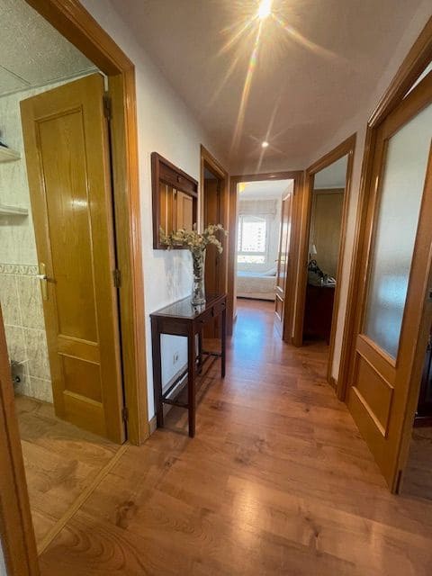 2 soveværelse Lejlighed til leje i Alicante by med swimmingpool garage - € 1.200 (Ref: 8976311)