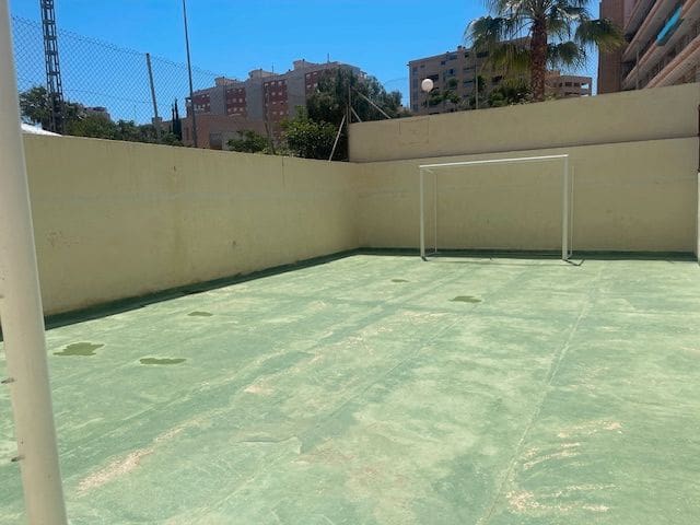 2 soveværelse Lejlighed til leje i Alicante by med swimmingpool garage - € 1.200 (Ref: 8976311)