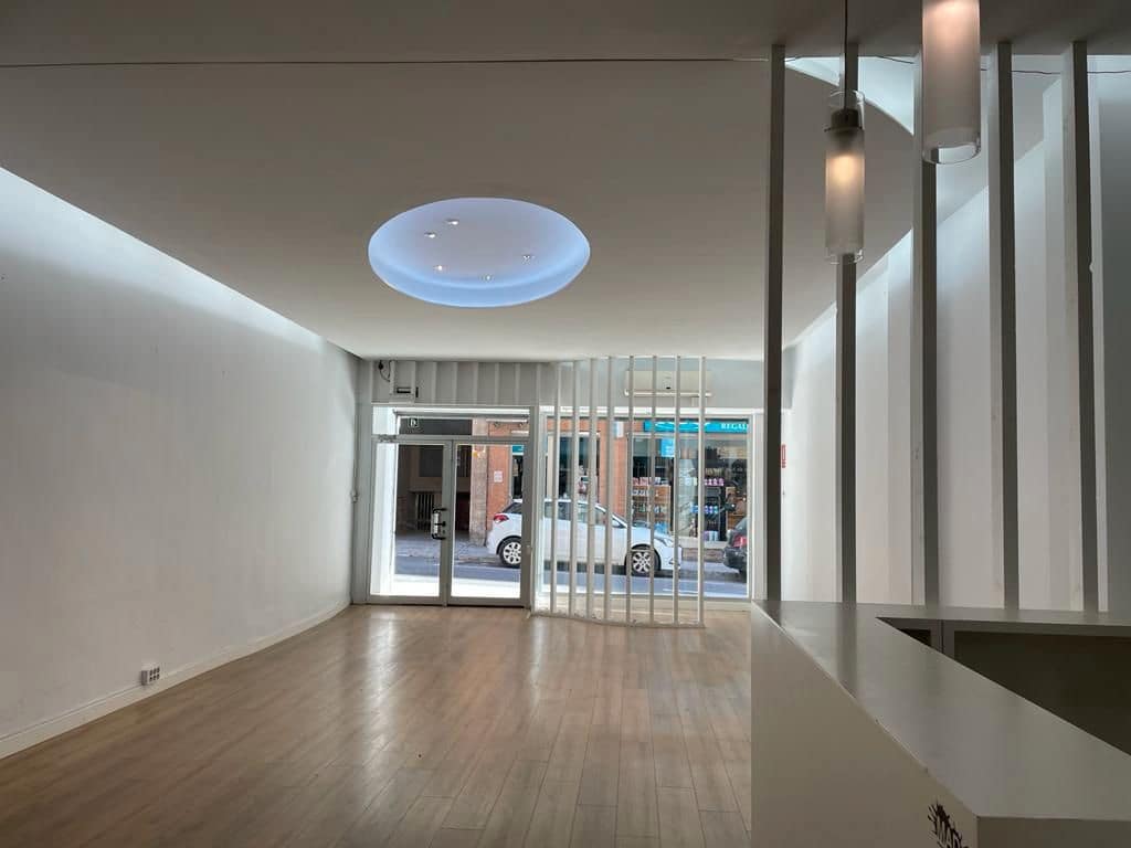 Kommersiell til salgs i Alicante by - € 185 000 (Ref: 8987891)