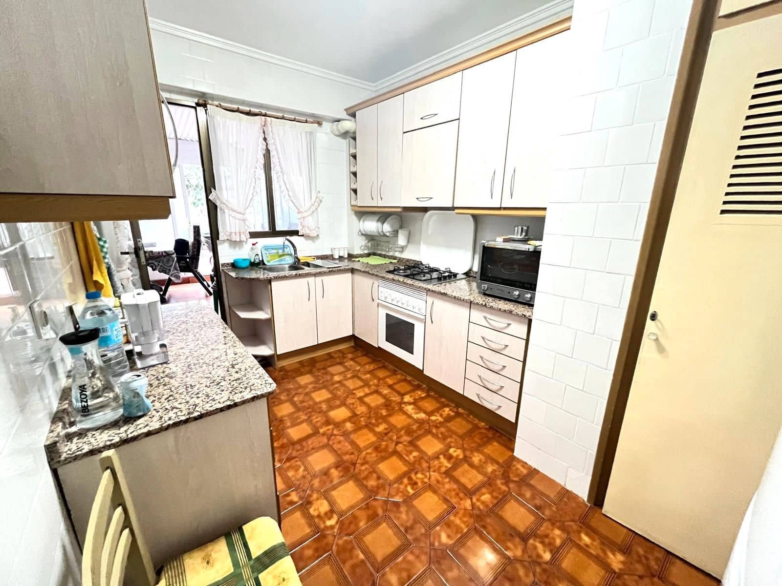 3 soveværelse Lejlighed til salg i Alicante by - € 251.000 (Ref: 8990345)