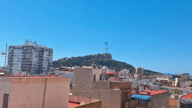 4 camera da letto Appartamento in vendita in Carolinas Altas, Alicante città - 259.000 € (Rif: 9029060)