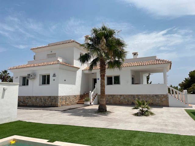 6 sypialnia Willa do wynajęcia w Miasto Alicante / Alacant z basenem garażem - 5 500 € (Ref: 9034068)