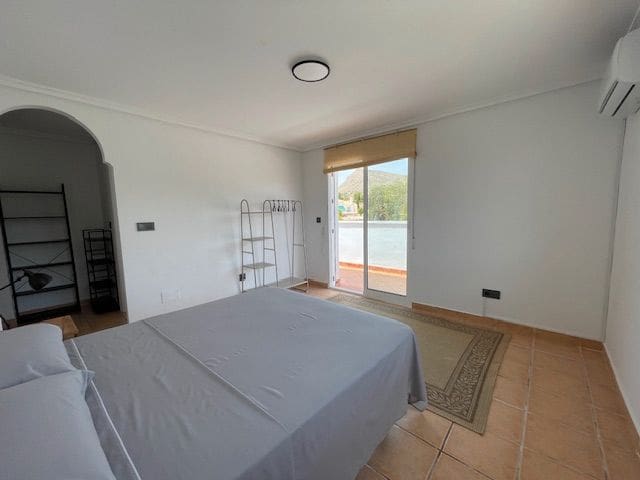 6 sypialnia Willa do wynajęcia w Miasto Alicante / Alacant z basenem garażem - 5 500 € (Ref: 9034068)