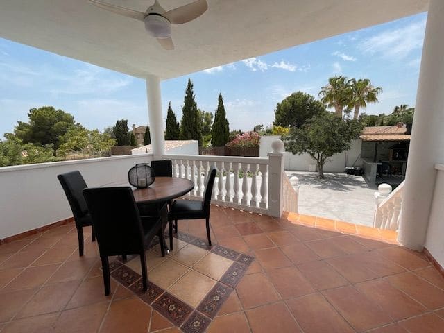 6 sypialnia Willa do wynajęcia w Miasto Alicante / Alacant z basenem garażem - 5 500 € (Ref: 9034068)