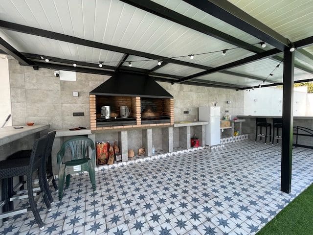 6 sypialnia Willa do wynajęcia w Miasto Alicante / Alacant z basenem garażem - 5 500 € (Ref: 9034068)