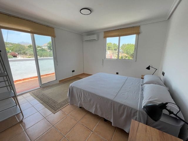 6 sypialnia Willa do wynajęcia w Miasto Alicante / Alacant z basenem garażem - 5 500 € (Ref: 9034068)