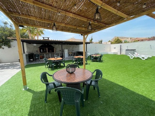 6 sypialnia Willa do wynajęcia w Miasto Alicante / Alacant z basenem garażem - 5 500 € (Ref: 9034068)