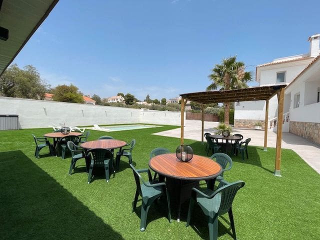 6 sypialnia Willa do wynajęcia w Miasto Alicante / Alacant z basenem garażem - 5 500 € (Ref: 9034068)