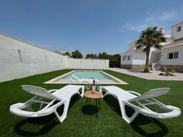 6 sypialnia Willa do wynajęcia w Miasto Alicante / Alacant z basenem garażem - 5 500 € (Ref: 9034068)