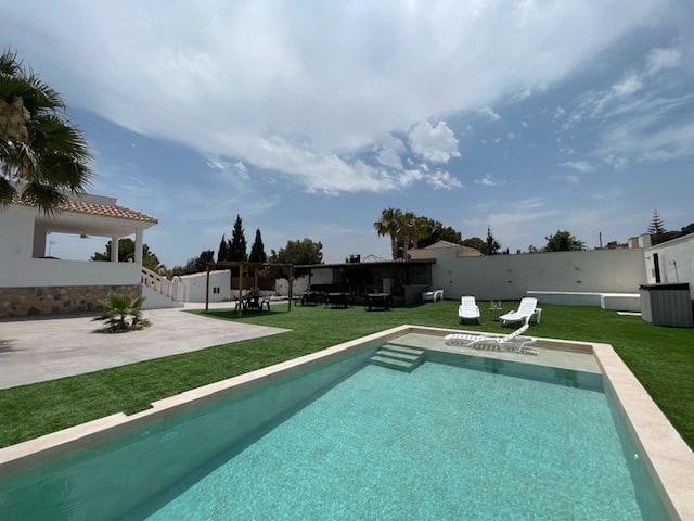 6 sypialnia Willa do wynajęcia w Miasto Alicante / Alacant z basenem garażem - 5 500 € (Ref: 9034068)